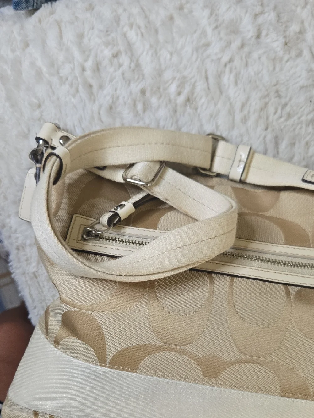 Coach Beige Signature Canvas Shoulder Bag with Cream Leather Accent - Picture 7 of 10